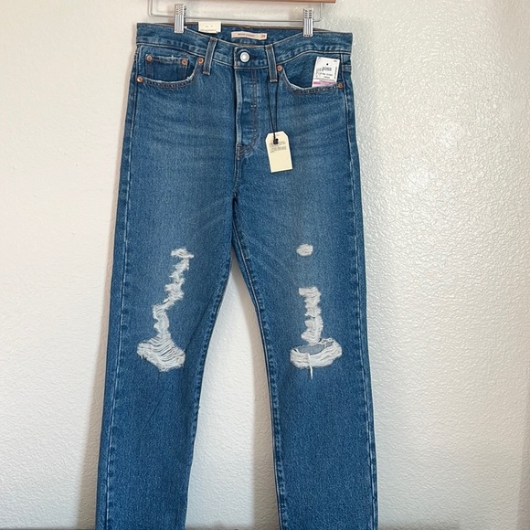 Levi’s Wedgie Straight Dark Wash Distressed Jeans NWT Size 29 - Picture 4 of 12